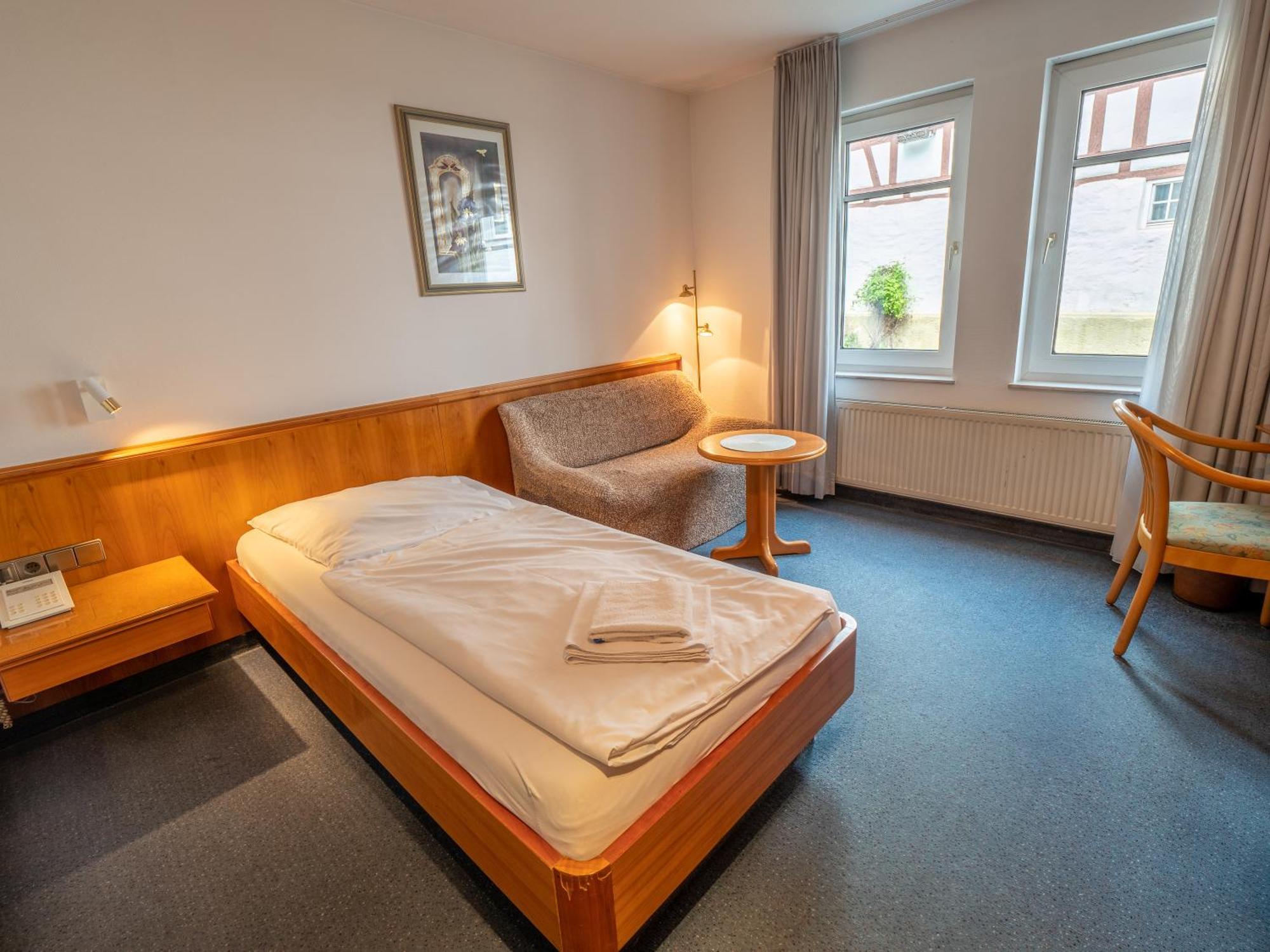 Hotel Pflum Mit Gaestehaus Nuertingen Luaran gambar