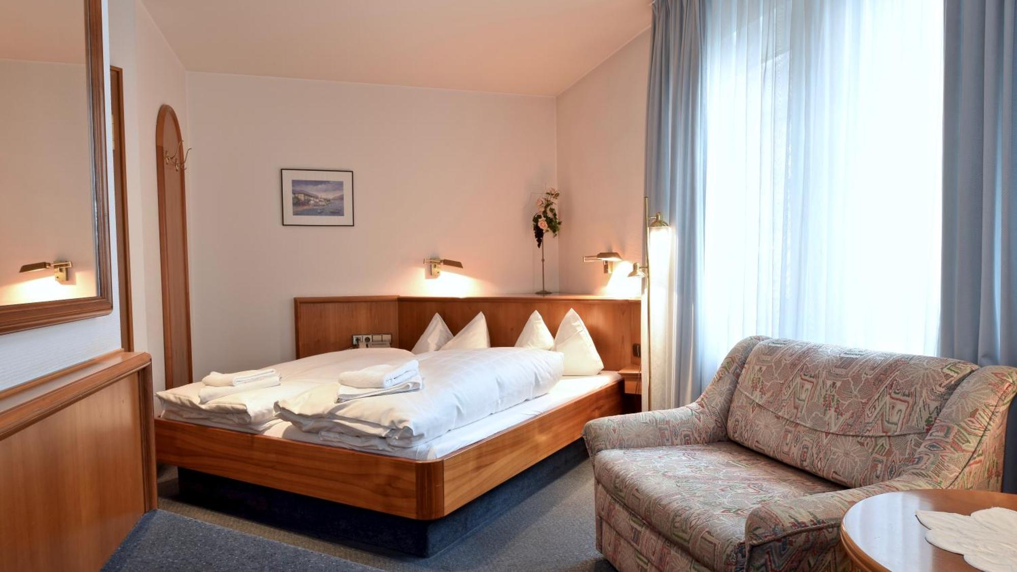 Hotel Pflum Mit Gaestehaus Nuertingen Luaran gambar