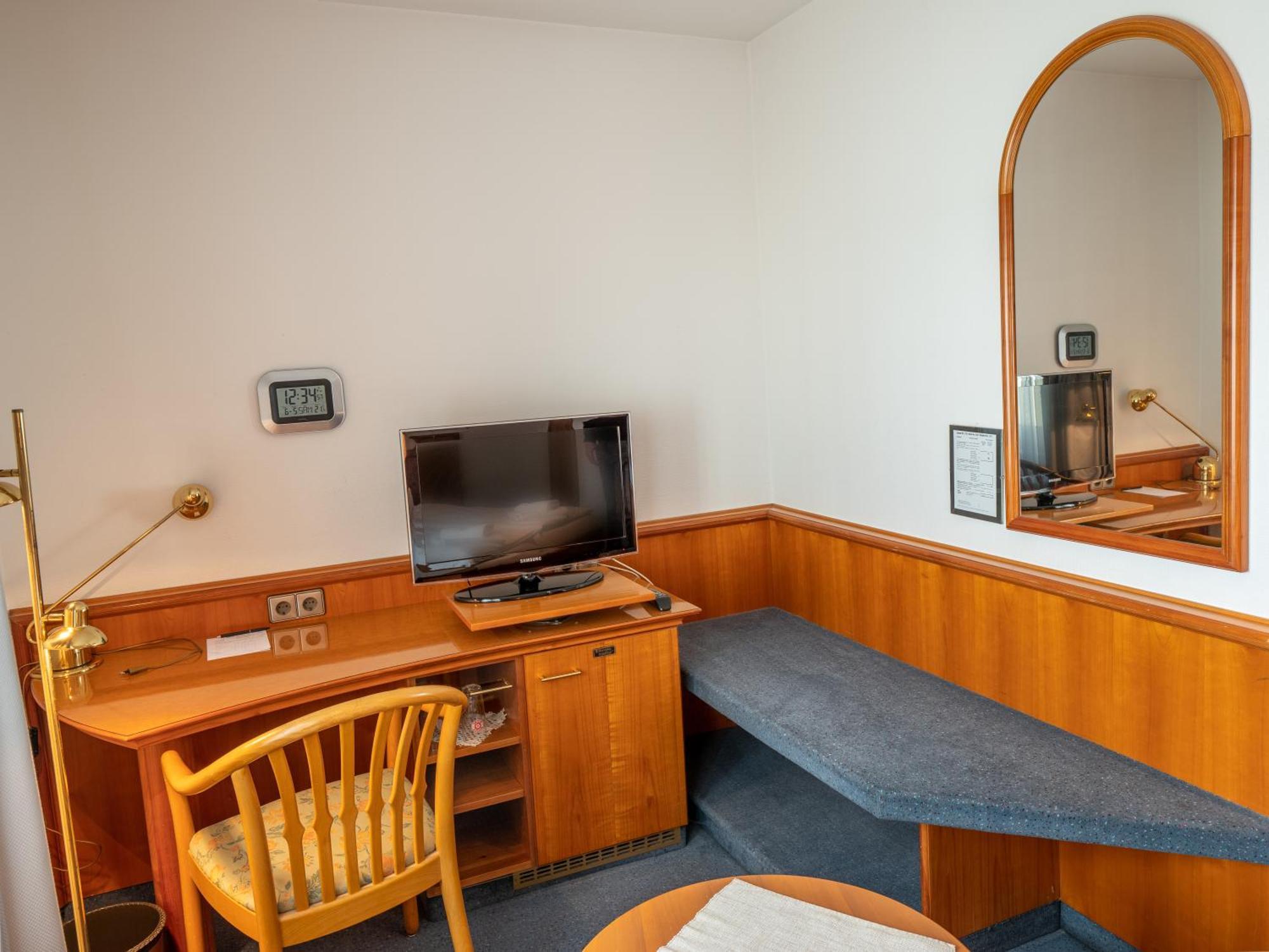 Hotel Pflum Mit Gaestehaus Nuertingen Luaran gambar