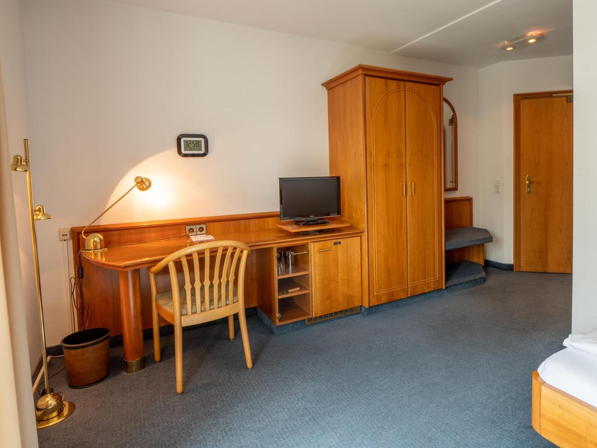 Hotel Pflum Mit Gaestehaus Nuertingen Luaran gambar